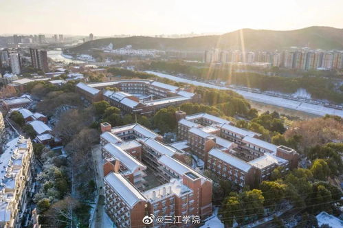 江蘇的雪終于 發(fā)貨 了 一起來看雪中的校園