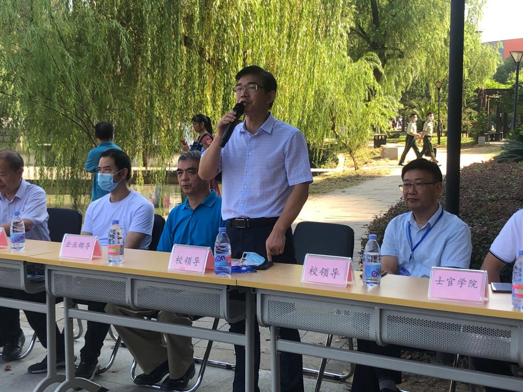 武漢航海學(xué)院交通運輸工程學(xué)院、士官學(xué)院聯(lián)合舉辦第十二屆“鑫裕盛杯”船員精通艇筏技能大賽